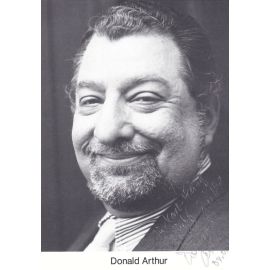 Autogramm Schauspieler | Donald ARTHUR | 1980er (Portrait SW)