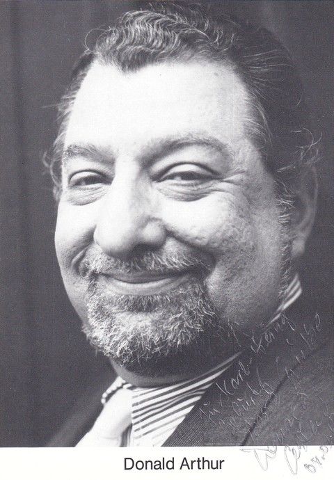 Autogramm Schauspieler | Donald ARTHUR | 1980er (Portrait SW)