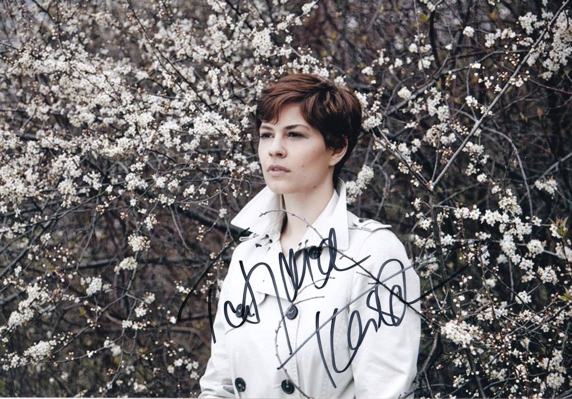 Autogramm Schauspieler | Tatjana KÄSTEL | 2010er Foto (Portrait Color XL) 2