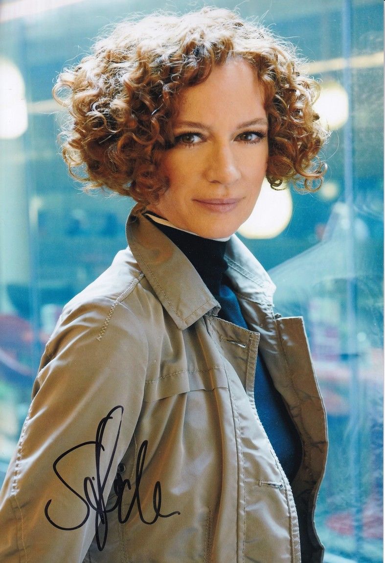 Autogramm Schauspieler | Susanne STEIDLE | 2010er Foto (Portrait Color XL) 1