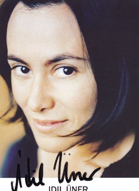 Autogramm Schauspieler | Idil ÜNER | 2000er (Portrait Color)