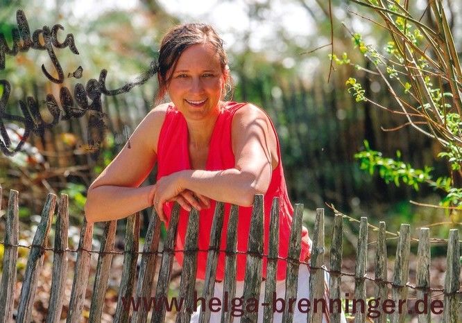 Autogramm Volksmusik | Helga BRENNINGER | 2010er Foto (Portrait Color)