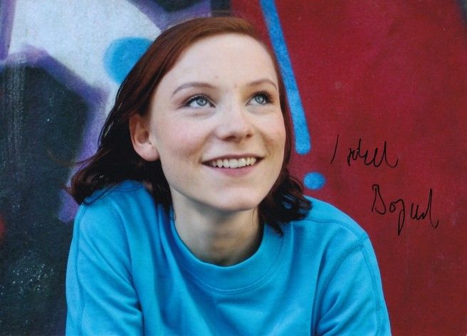 Autogramm Schauspieler | Isabel BONGARD | 2010er Foto (Portrait Color) 1