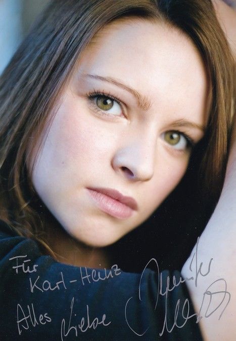 Autogramm Schauspieler | Jennifer ULRICH | 2010er Foto (Portrait Color)