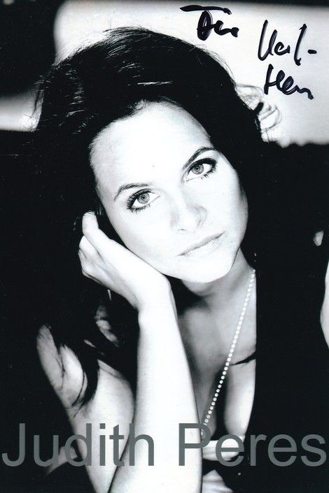 Autogramm Schauspieler | Judith PERES | 2010er Foto (Portrait SW)