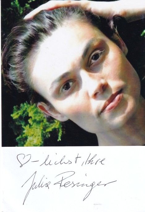 Autogramm Schauspieler | Julia RESINGER | 2000er (Portrait Color)