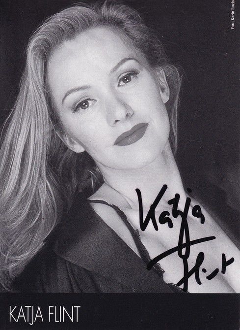 Autogramm Schauspieler | Katja FLINT | 2000er (Portrait SW) Rocholl