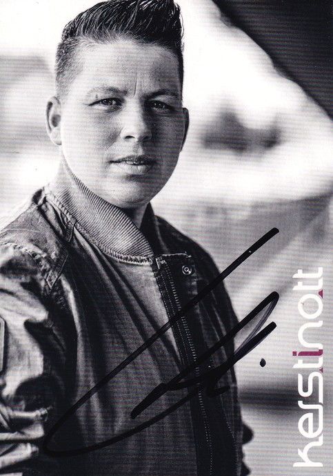 Autogramm Pop | Kerstin OTT | 2010er (Portrait SW)