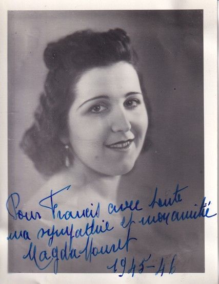 Autogramm Film / Musik (Frankreich ?) | XXX Magda Hauzet | 1945 Foto (Portrait SW)