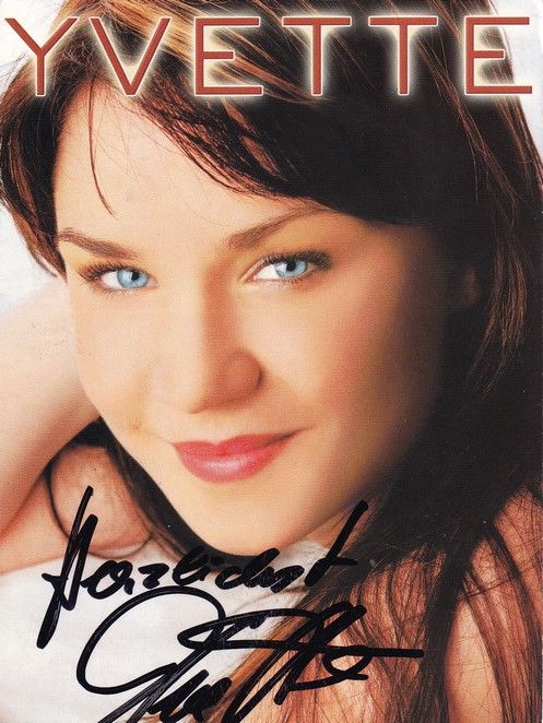 Autogramm Schlager | YVETTE | 2000er (Portrait Color) 