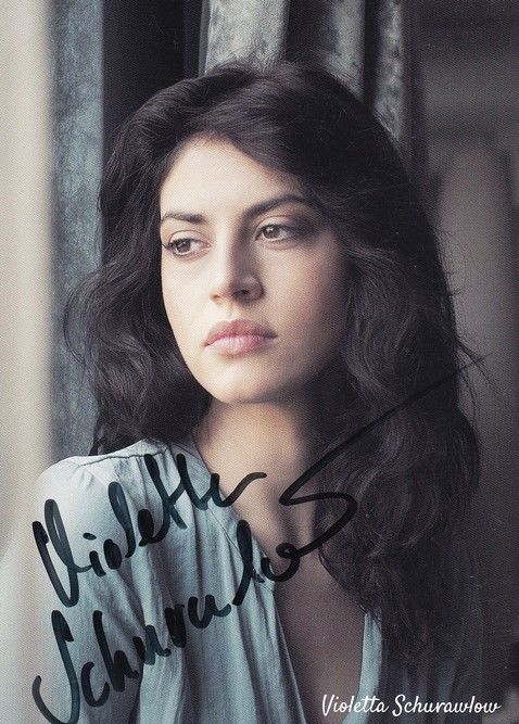 Autogramm Schauspieler | Violetta SCHURAWLOW | 2010er (Portrait Color)