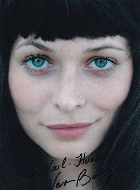 Autogramm Schauspieler | Vera BARANYAI | 2010er Foto (Portrait Color)