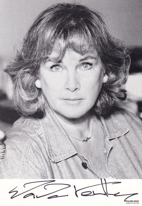 Autogramm Film (UK) | Wanda VENTHAM | 1980er (Portrait SW) Walker