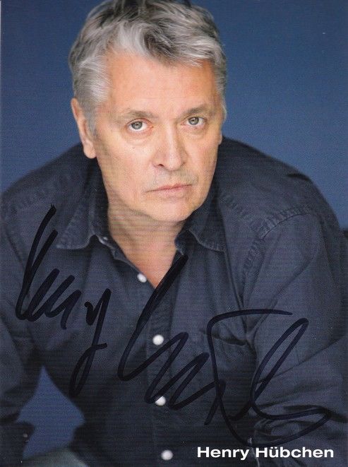 Autogramm Schauspieler | Henry HÜBCHEN | 2010er (Portrait Color)