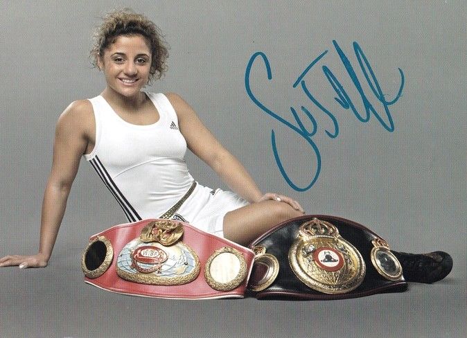 Autogramm Boxen | Susianna KENTIKIAN | 2000er (Portrait Color Spotlight) Leidig