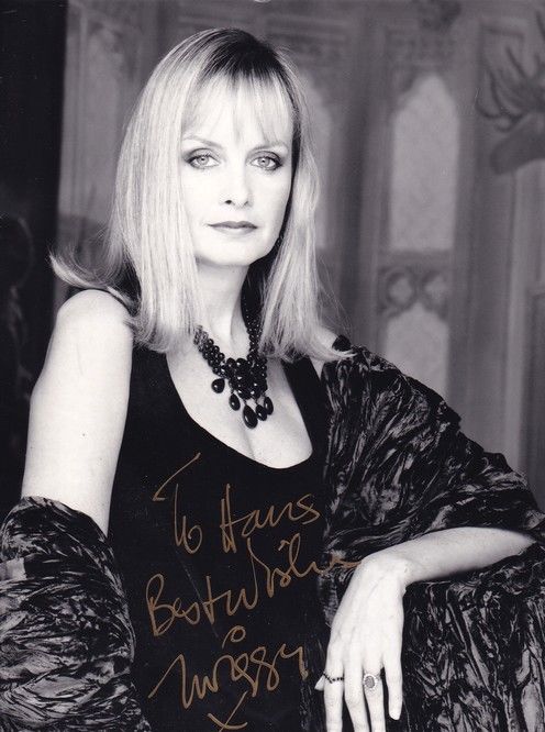 Autogramm Model (UK) | TWIGGY Lawson | 2000er Foto (Portrait SW) 1