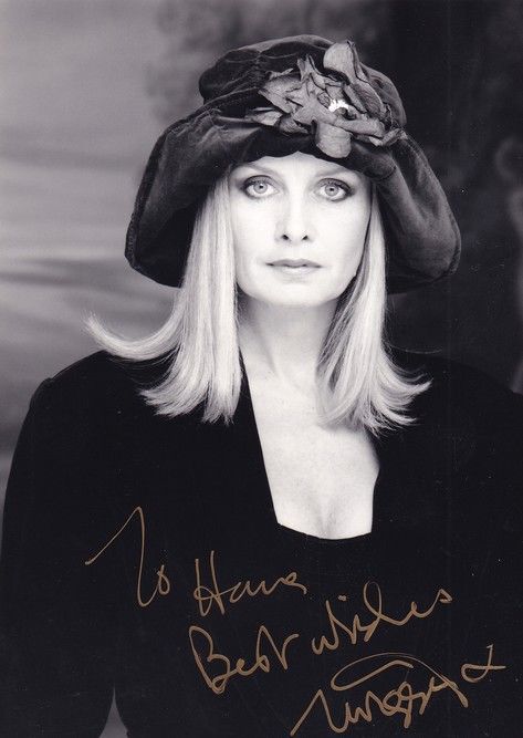 Autogramm Model (UK) | TWIGGY Lawson | 2000er Foto (Portrait SW) 2