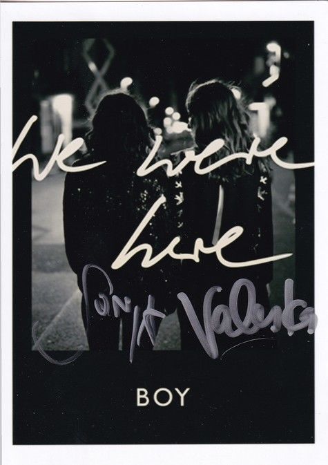 Autogramme Pop | BOY | 2010er Foto (Portrait SW)