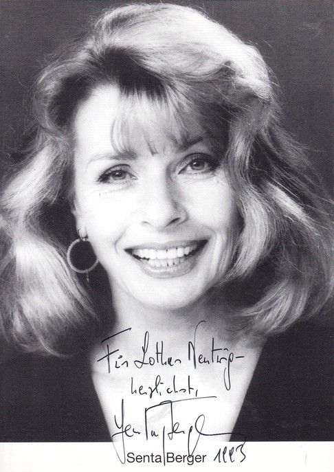 Autogramm Schauspieler | Senta BERGER | 1990er (Portrait SW) 1