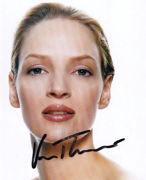 Autogramm Film (USA) | Uma THURMAN | 2000er Foto (Portrait Color)