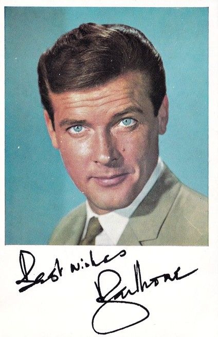 Autogramm Film (UK) | Roger MOORE | 1970er Druck (Portrait Color)