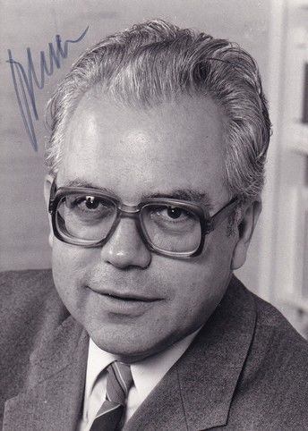 Autogramm Politik | Schweiz | Walter BUSER | 1980er Foto (Portrait SW) Bundeskanzler