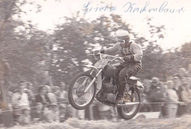 Autogramm Motorrad | Lorenz KIRCHENBAUR | 1970er Foto (Rennszene SW Cross)