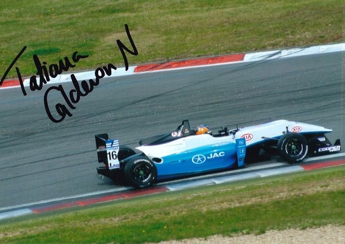 Autogramm Formel 1 | Tatiana CALDERON | 2010er Foto (Rennszene Color)