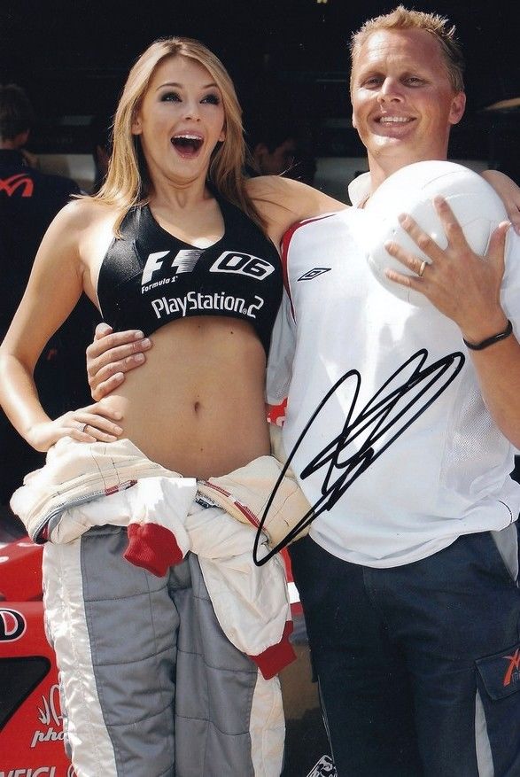 Autogramm Formel 1 | Johnny HERBERT | 2011 (Portrait Color Keeley Hazell GP Silverstone) 1