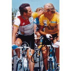 Autogramm Radsport | Laurent FIGNON | 1984 Foto (Umarmung Color mit Hinault) TDF