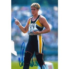 Autogramm Kugelstossen | Astrid KUMBERNUSS | 1990er Foto (Portrait Color) OS-Gold