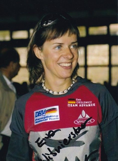 Autogramm Paragliding | Ewa WISNIERSKA | 2000er Foto (Portrait Color) 2