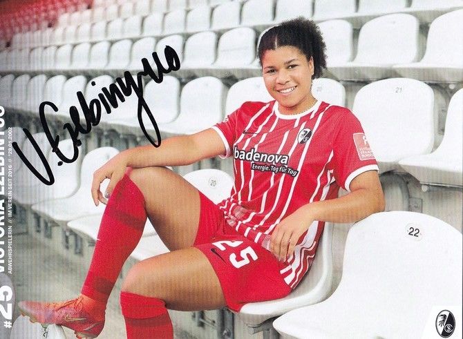 Autogramm Fussball (D) | SC Freiburg | 2022 | Viktoria EZEBINYUO