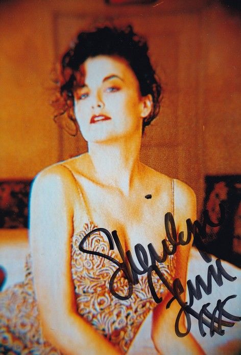 Autogramm Film (USA) | Sherilyn FENN | 1990er Foto (Portrait Color) SEXY