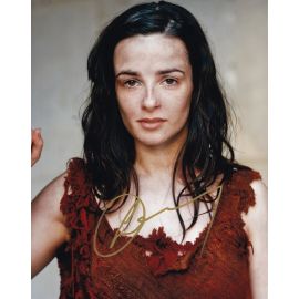 Autogramm Film (UK) | Laura DONNELLY | 2011 Foto "Merlin" (Portrait Color XL)