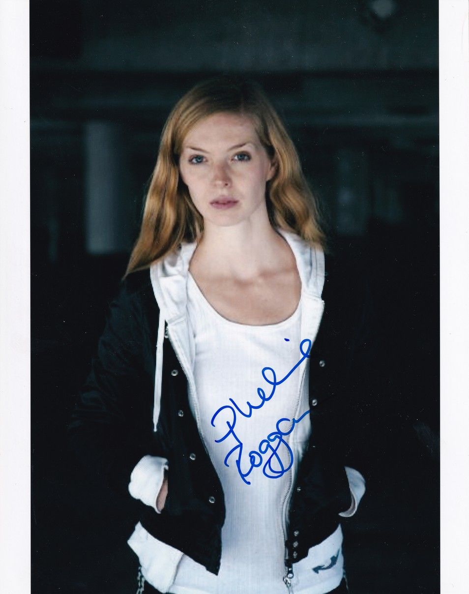 Autogramm Schauspieler | Pheline ROGGAN | 2010er (Portrait Color XL)