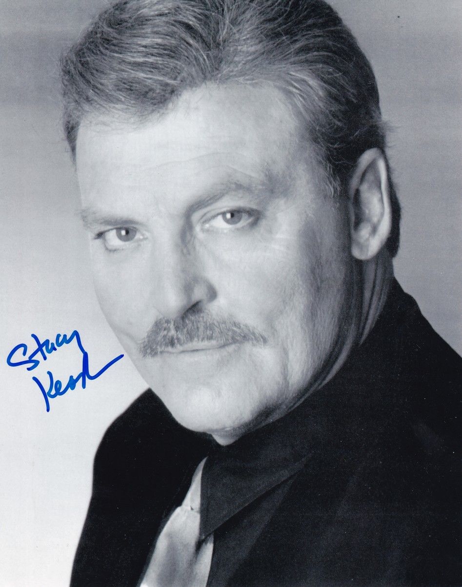 Autogramm Film (USA) | Stacy KEACH | 1990er Foto (Portrait SW XL) 2