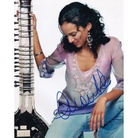 Autogramm Sitar (UK) | Anoushka SHANKAR | 2010er Foto (Portrait Color XL)