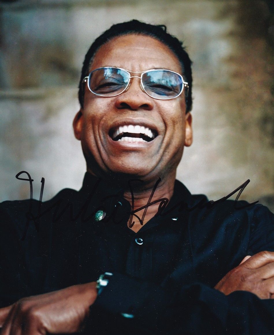 Autogramm Jazz (USA) | Herbie HANCOCK | 2000er Foto (Portrait Color XL)