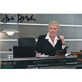 Autogramm Film (UK) | Judi DENCH | 2008 Foto "Quantum Of Solace" (James Bond)