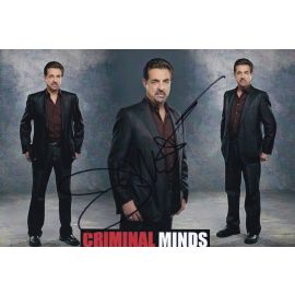 Autogramm Film (USA) | Joe MANTEGNA | 2010er Foto "Criminal Minds" (Collage)