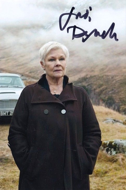 Autogramm Film (UK) | Judi DENCH | 2012 Foto "Skyfall" (James Bond) 2