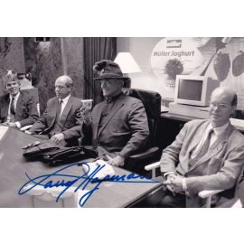 Autogramm Film (USA) | Larry HAGMAN | 1989 Foto (Portrait SW) Müller-Milch