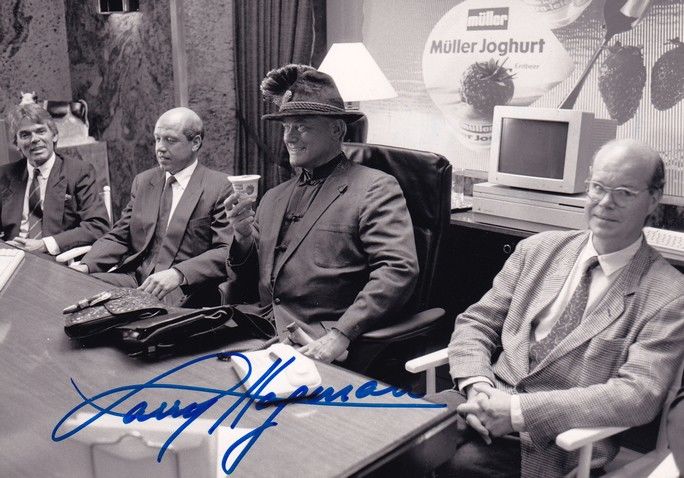 Autogramm Film (USA) | Larry HAGMAN | 1989 Foto (Portrait SW) Müller-Milch