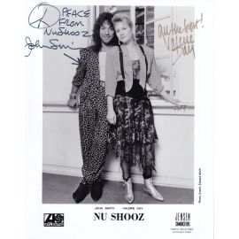 Autogramme Pop (USA) | NU SHOOZ (John Smith + Valerie Day) | 1980er (Portrait SW XL) Jensen