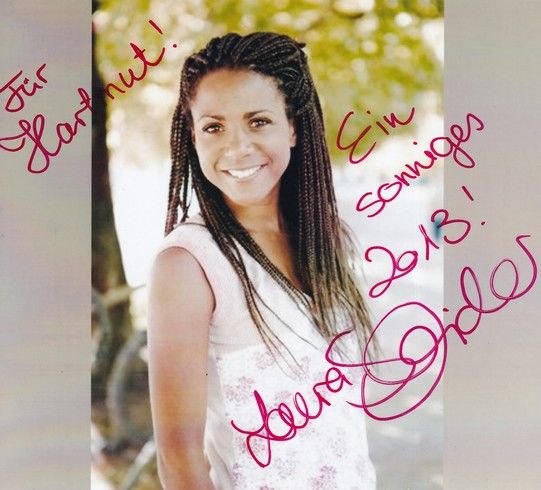 Autogramm Schauspieler | Laura SCHNEIDER | 2010er Foto (Portrait Color)