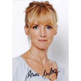 Autogramm Schauspieler | Esther ESCHE | 2010er Foto (Portrait Color XM)