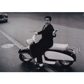 Filmfoto | Vico TORRIANI | 1950er (Portrait SW auf Roller XM) 3