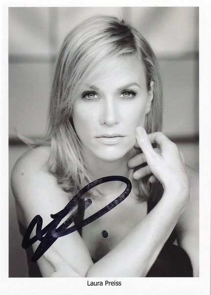 Autogramm Schauspieler | Laura PREISS | 2010er (Portrait SW)