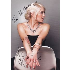 Autogramm Pop | Lisa BUND | 2020er (Portrait Color) Website